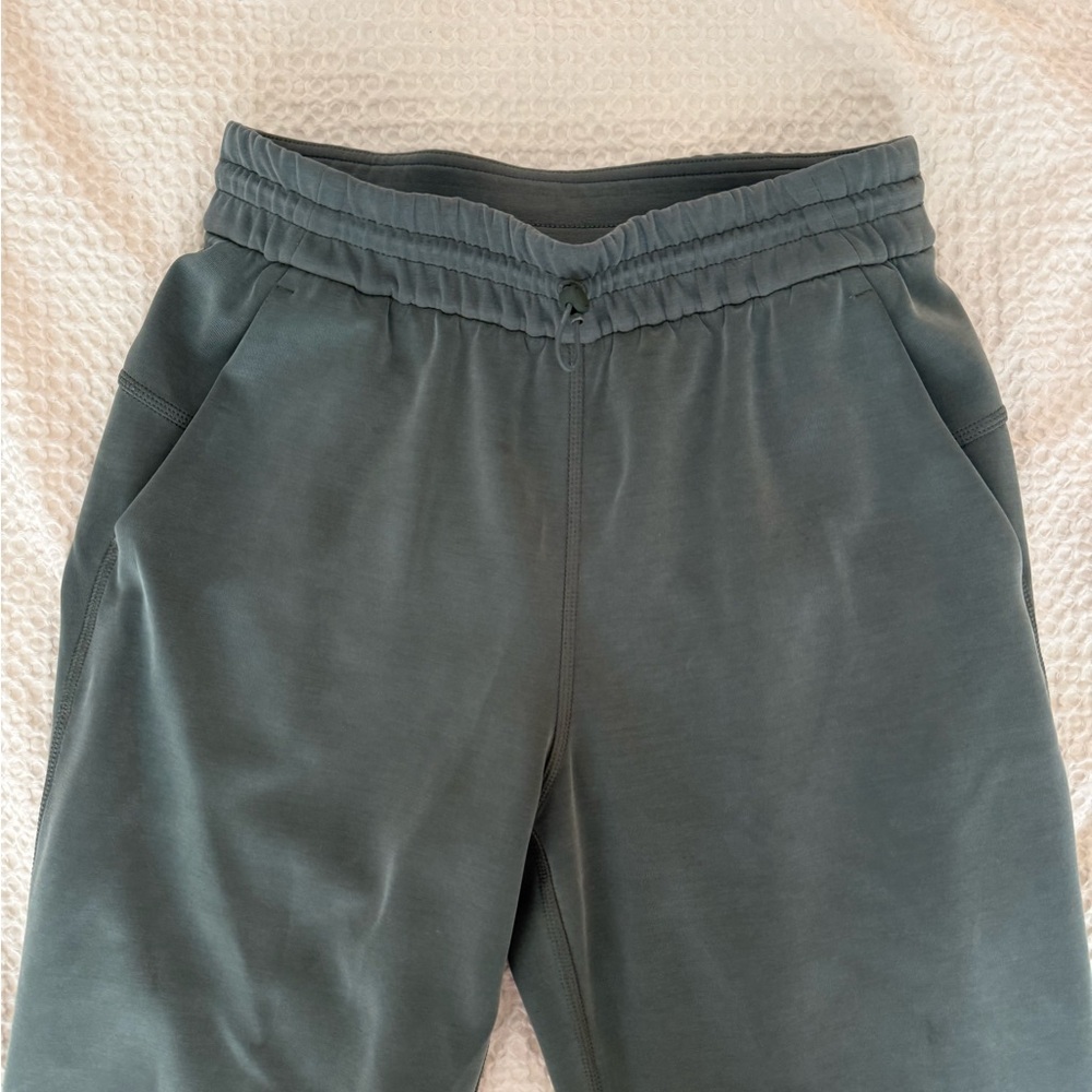 lululemon athletica Women's Dark Green Jogger Pants Softstreme